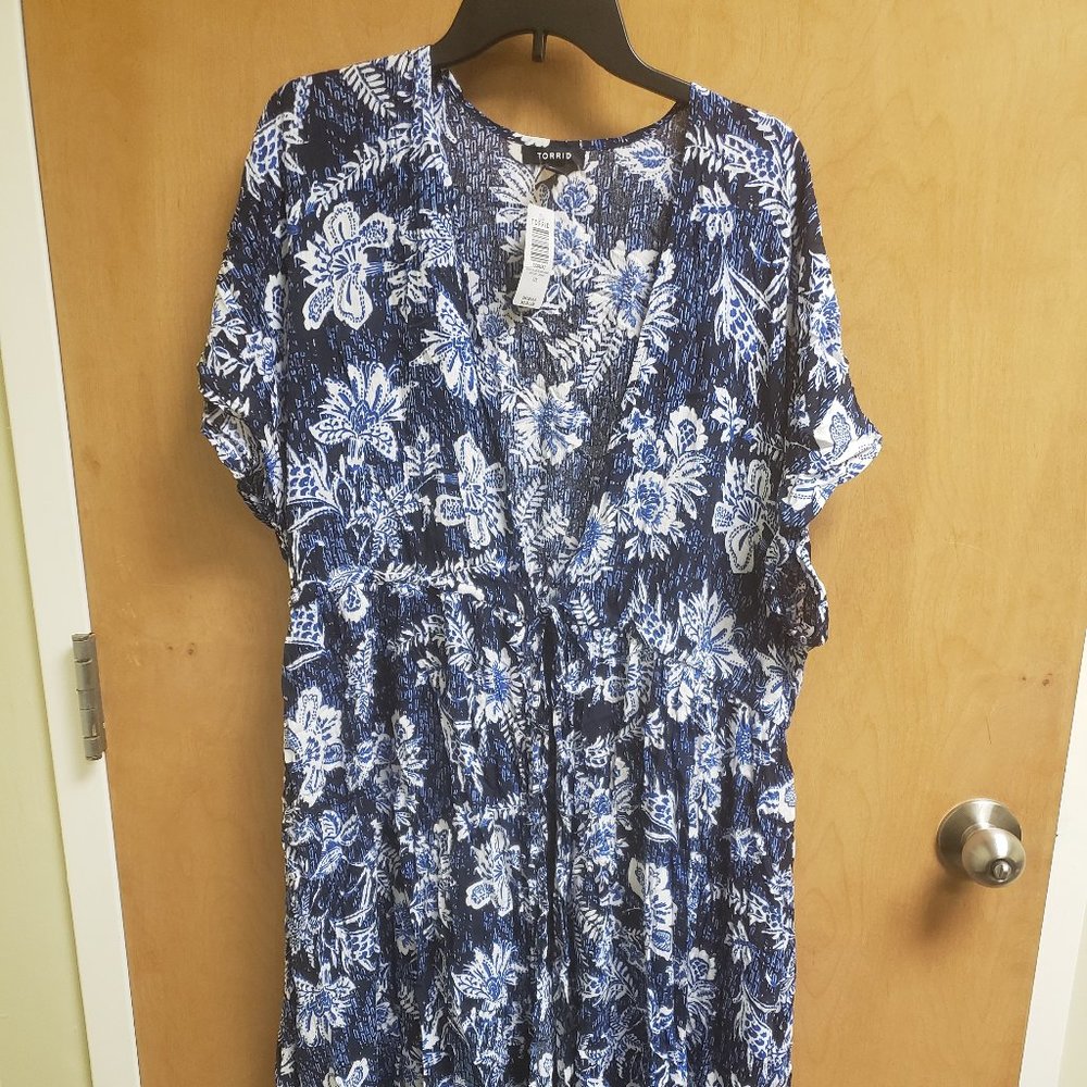 NWT Torrid gorgeous kimono